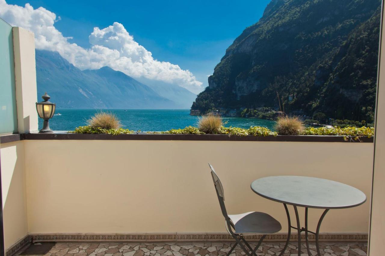 Classic Double Room Balcony or Terrace Lake Front