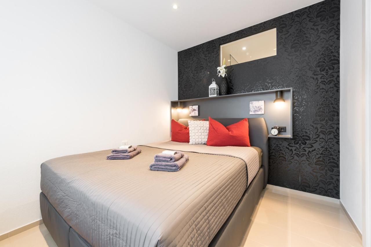 Studio Apartment Separate Bedroom 304
