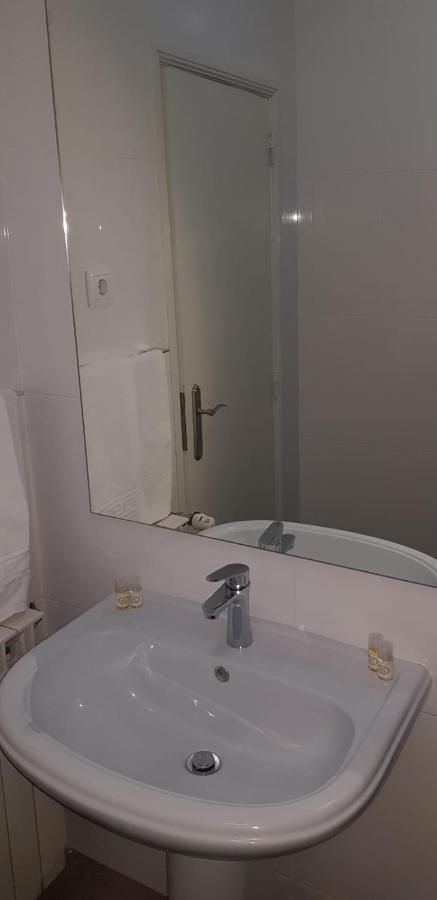 Twin Room Bathroom