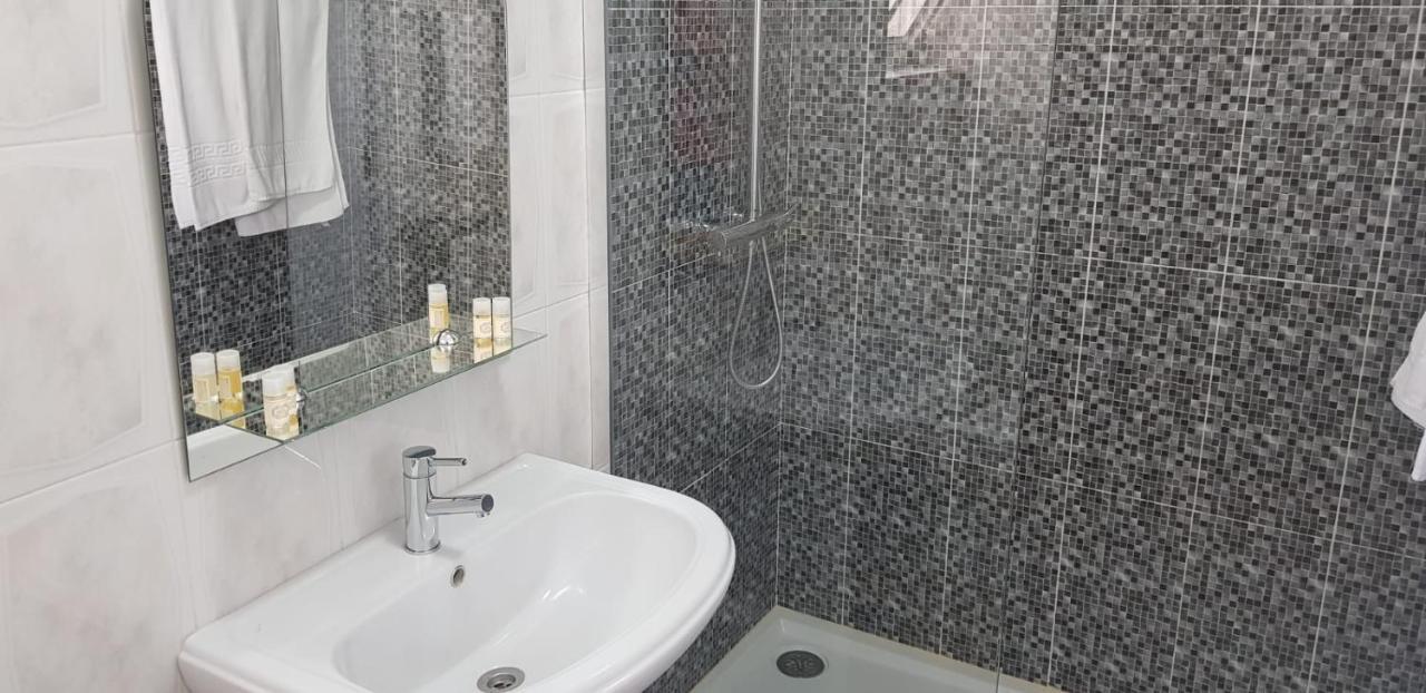 Twin Room Bathroom