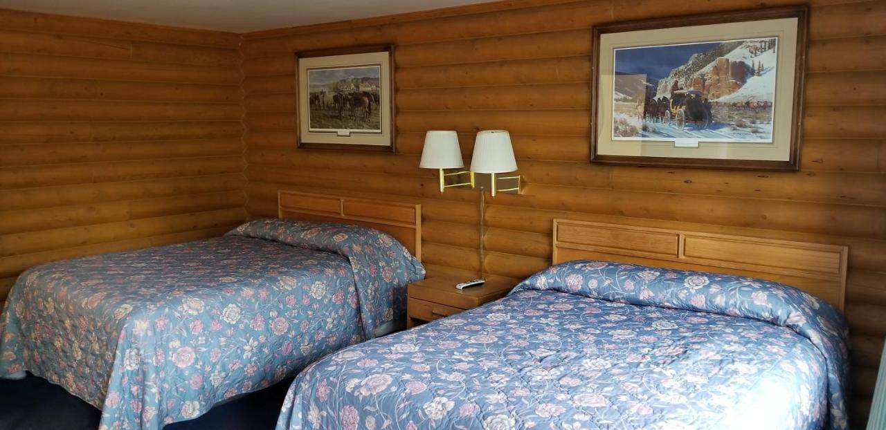 Queen Room Two Queen Beds