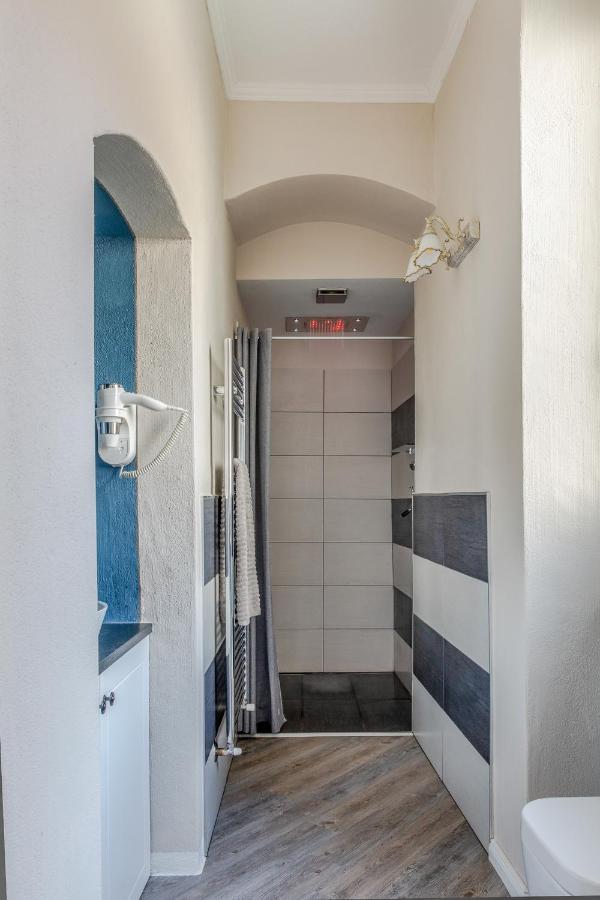 Deluxe Suite Spa Bath