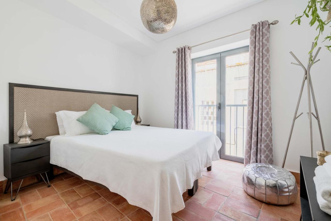 Deluxe Double or Twin Room City View