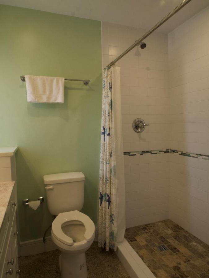Deluxe Queen Studio