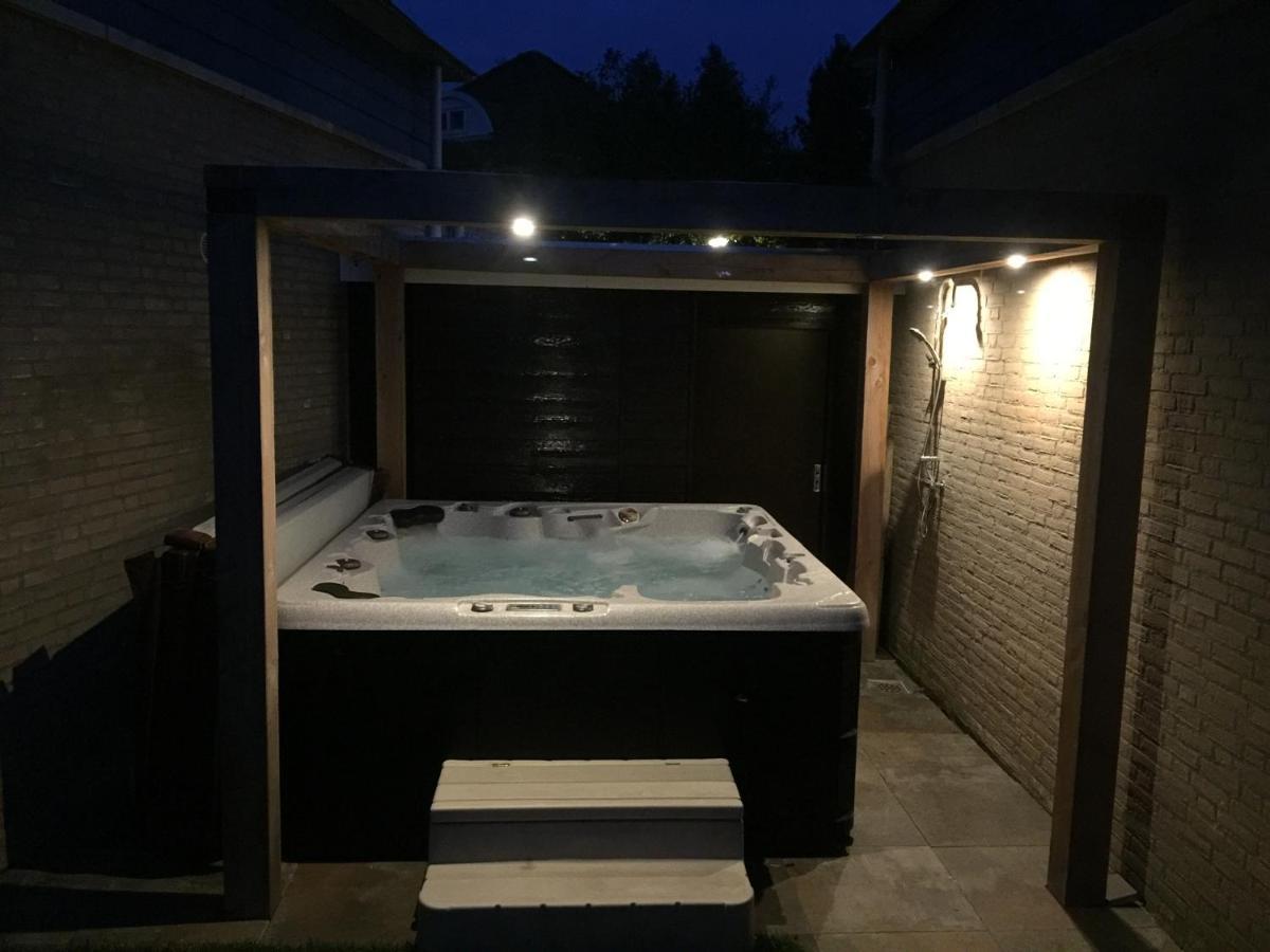 Queen Room Spa Bath