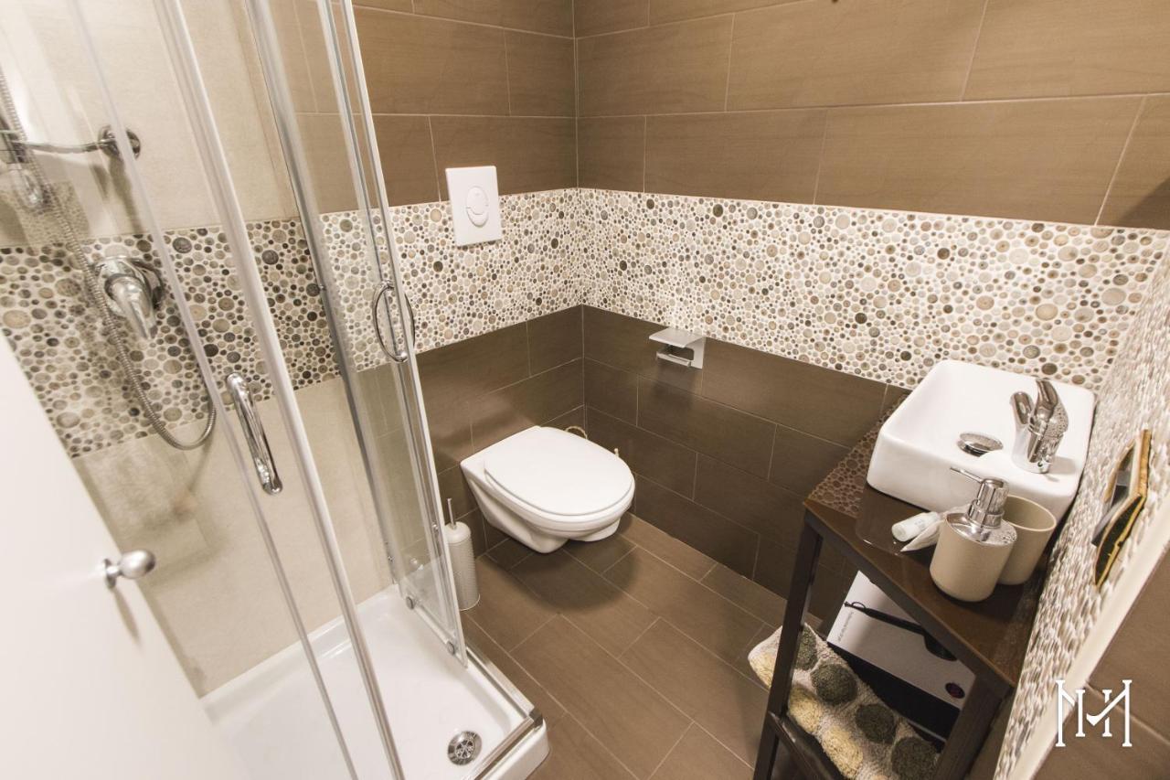 Single Room Private Bathroom