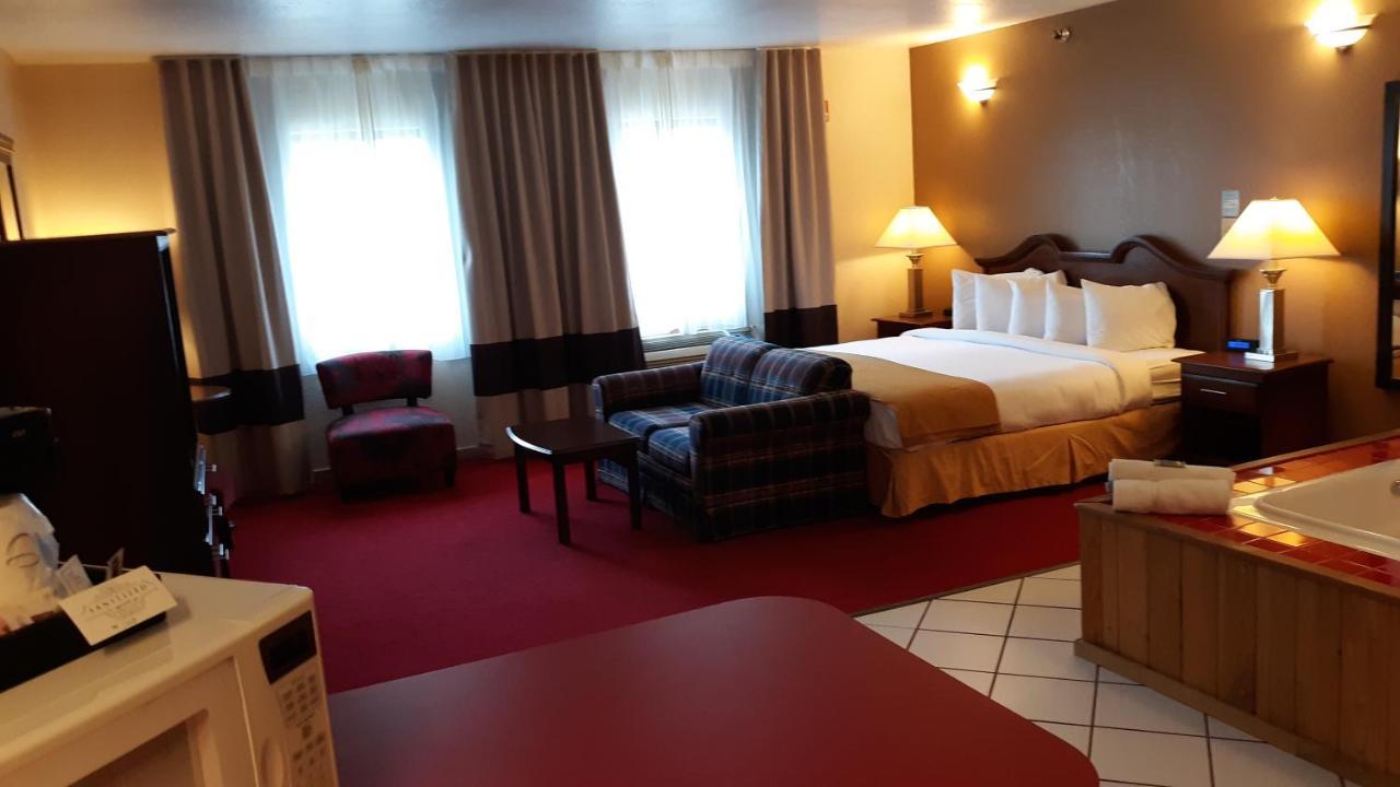Deluxe King Suite