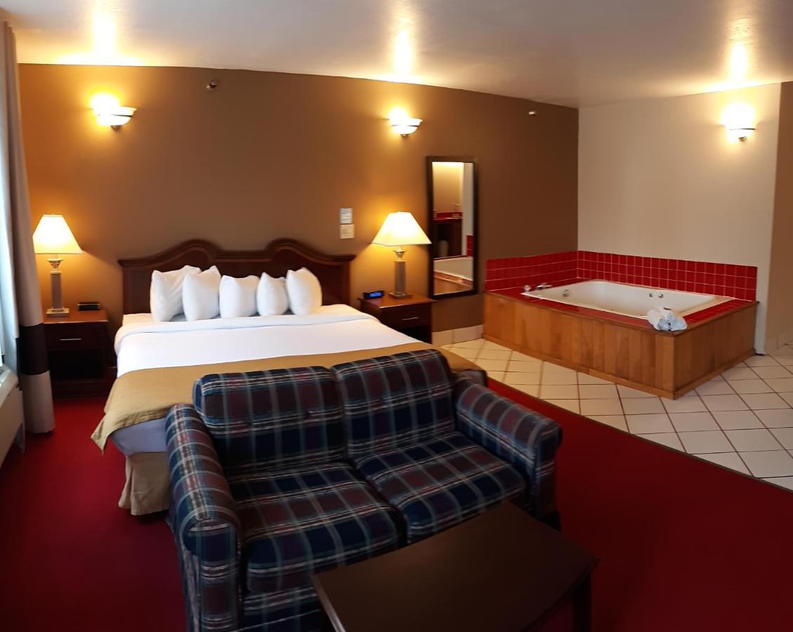 Deluxe King Suite