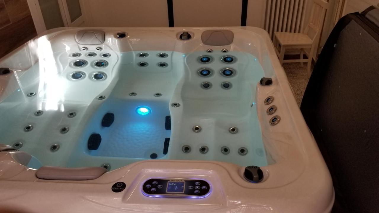 King Room Spa Bath