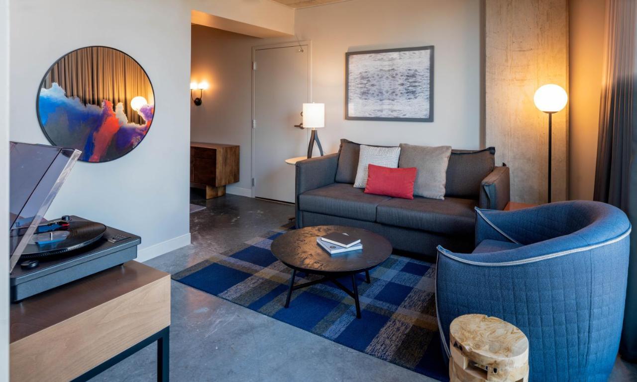 One-Bedroom King Suite
