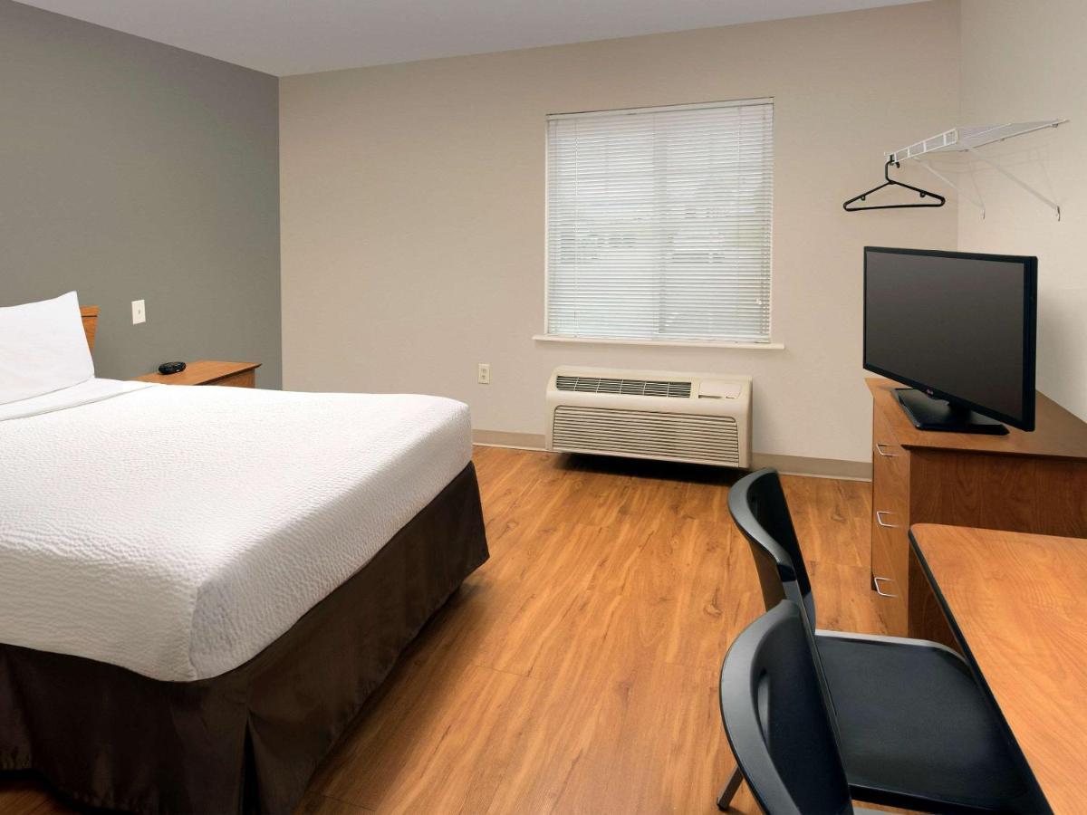 Standard Double Room with Roll-In Shower - Disability Access/Non-Smoking