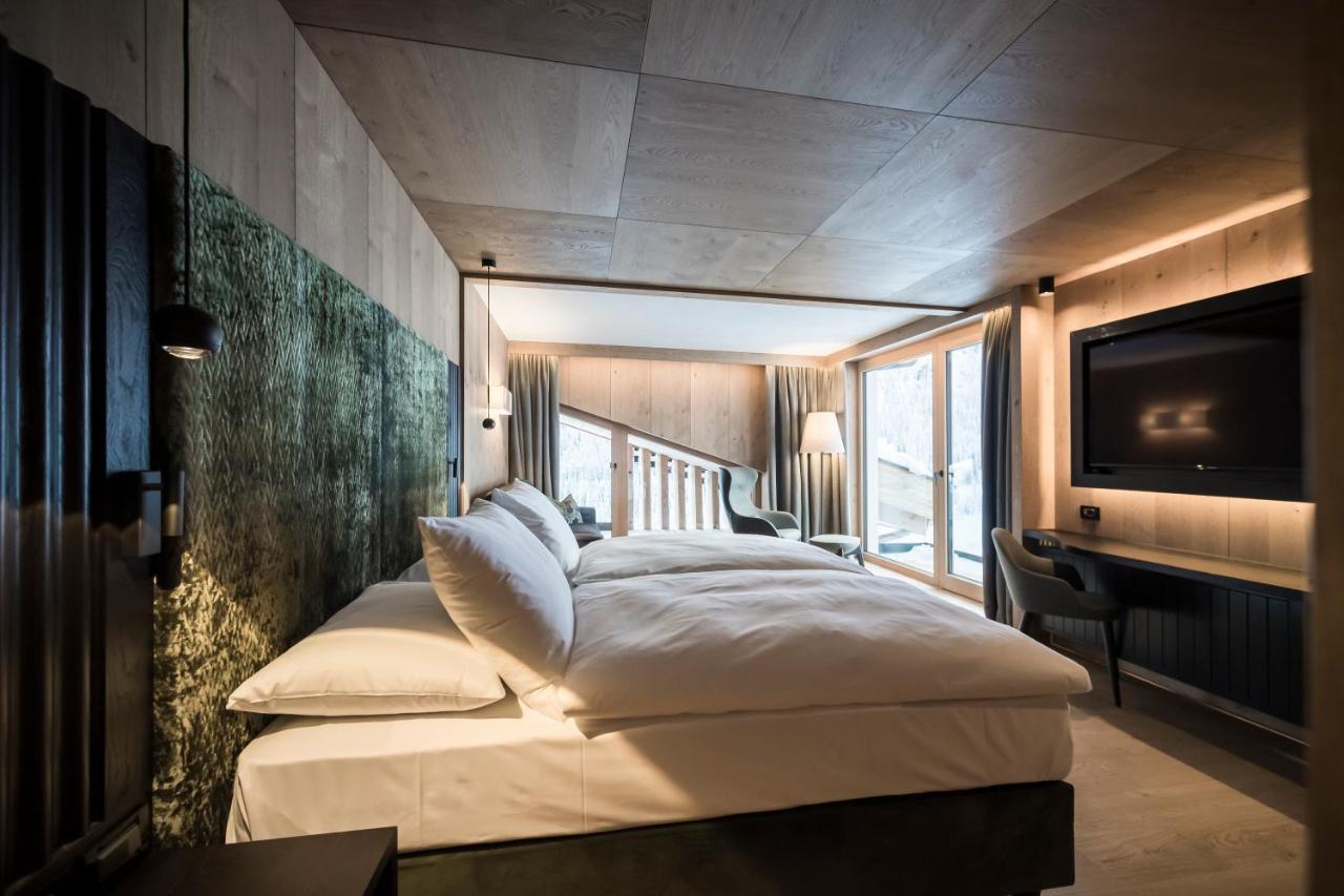 Suite,1038172414:JPEG