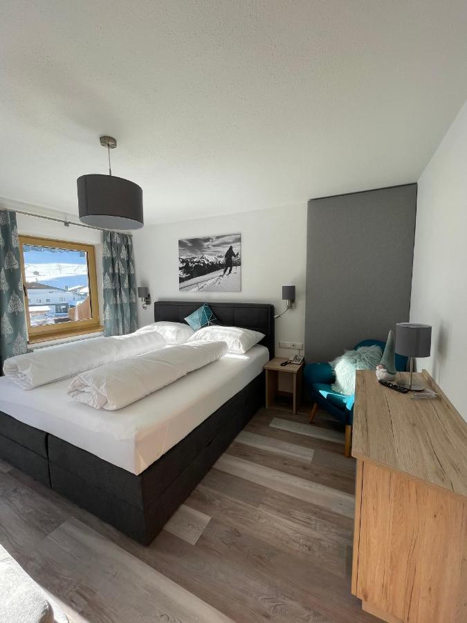 Double Room Mountain View