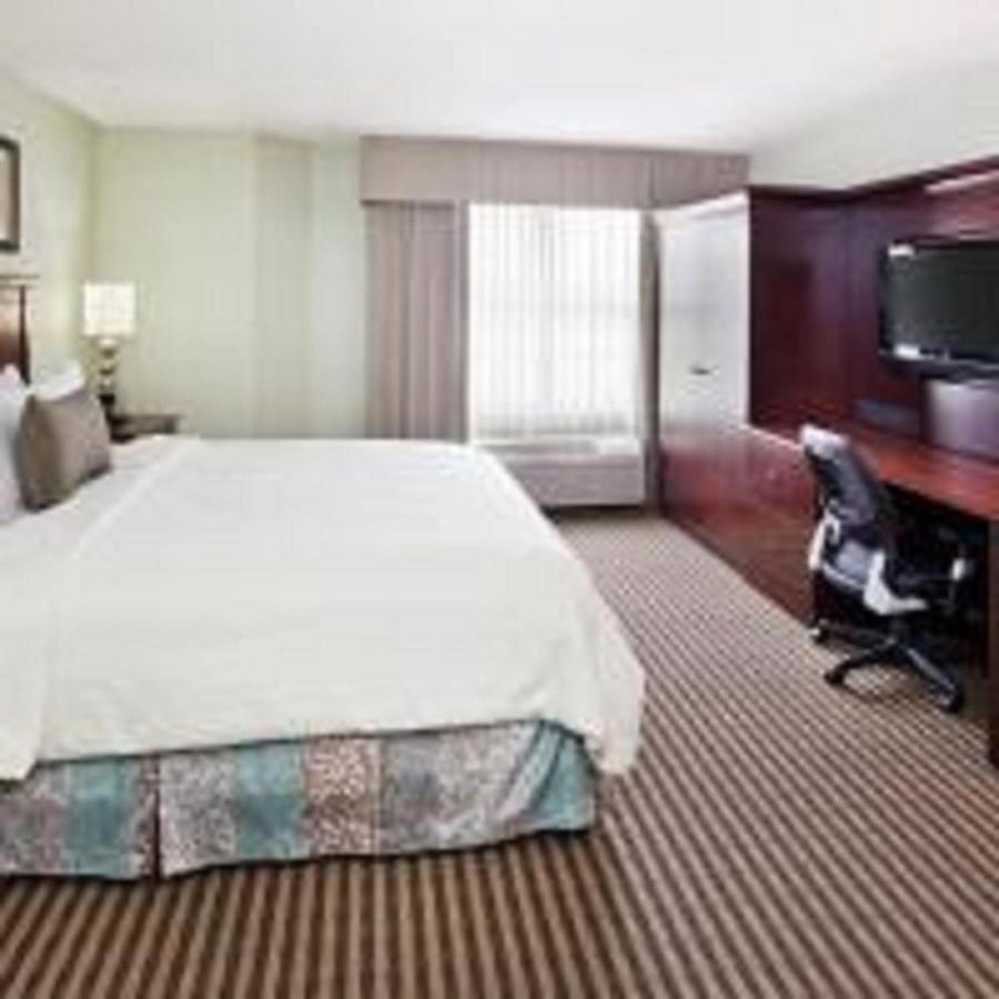 Standard King Room Mobility Accessible Roll Shower