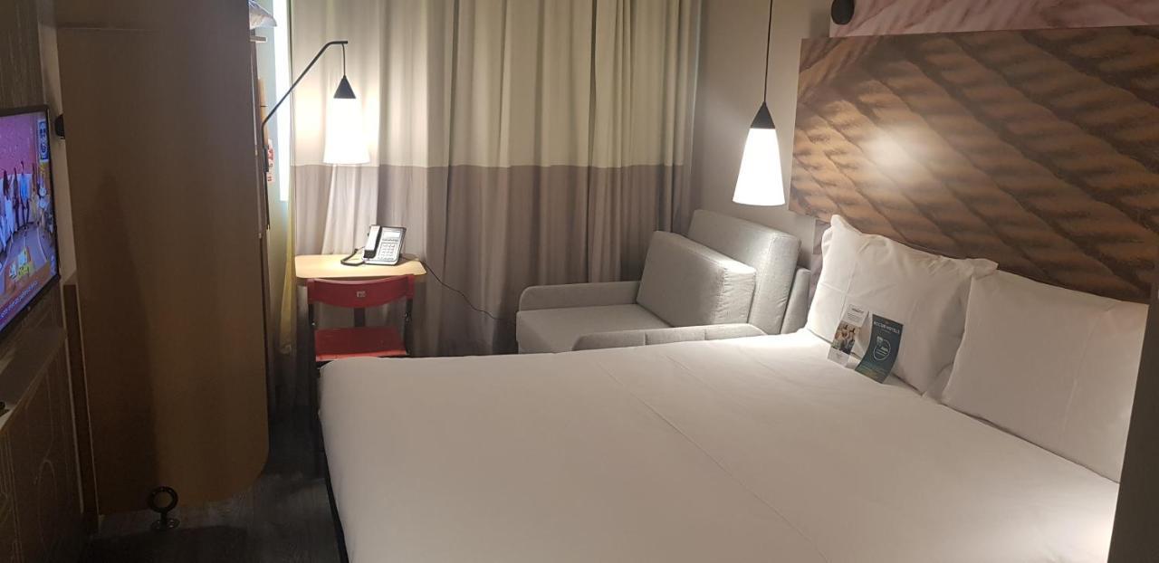 Quarto Standard com 1 Cama de Casal e 1 de Sofá-cama