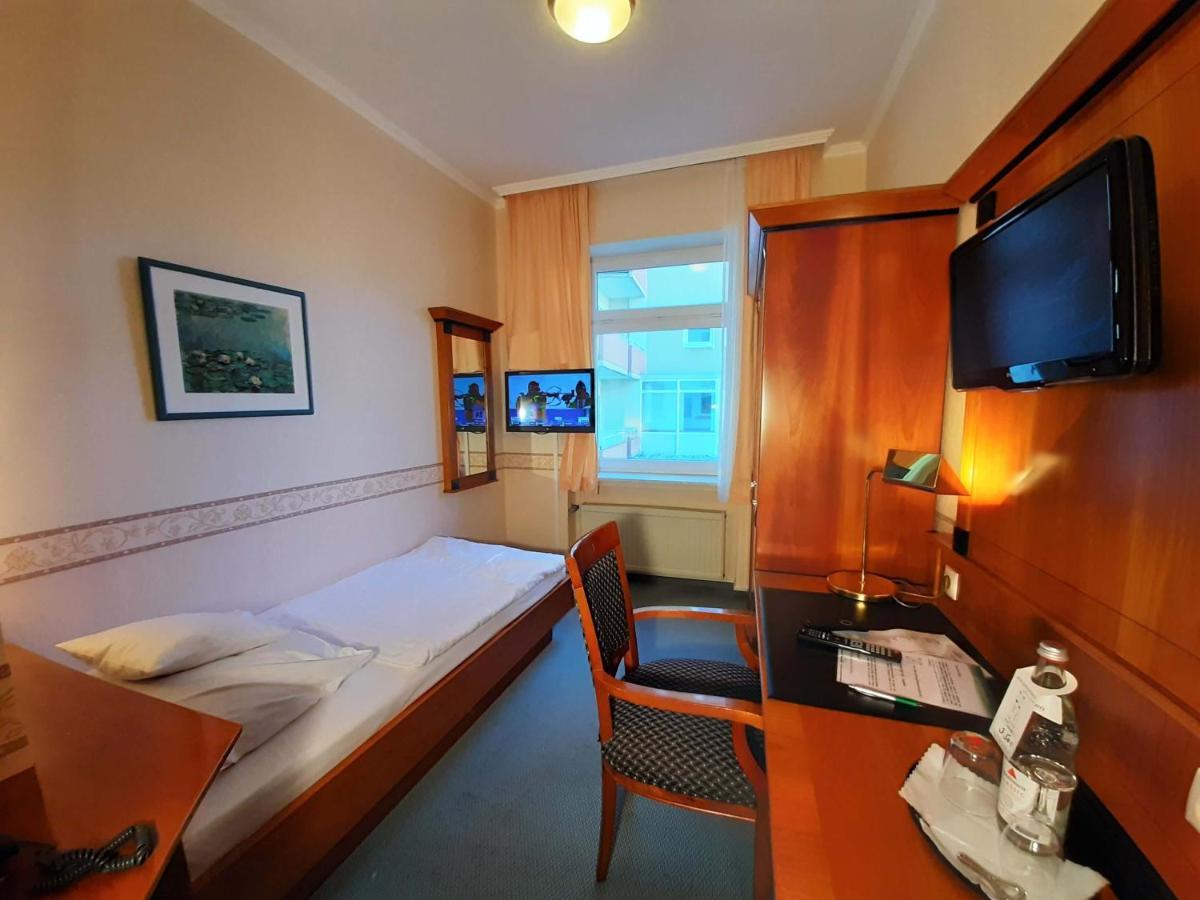Economy Single Room