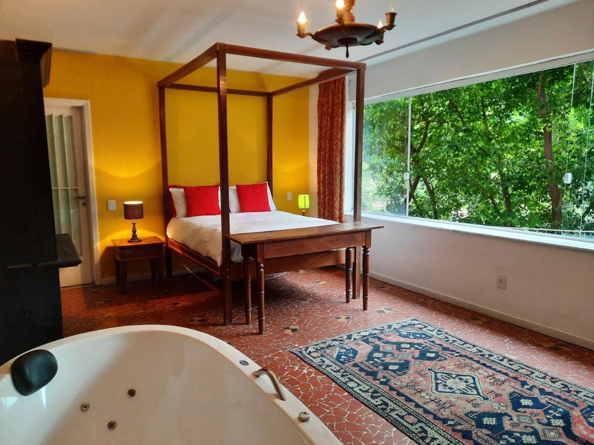 Deluxe Suite Spa Bath