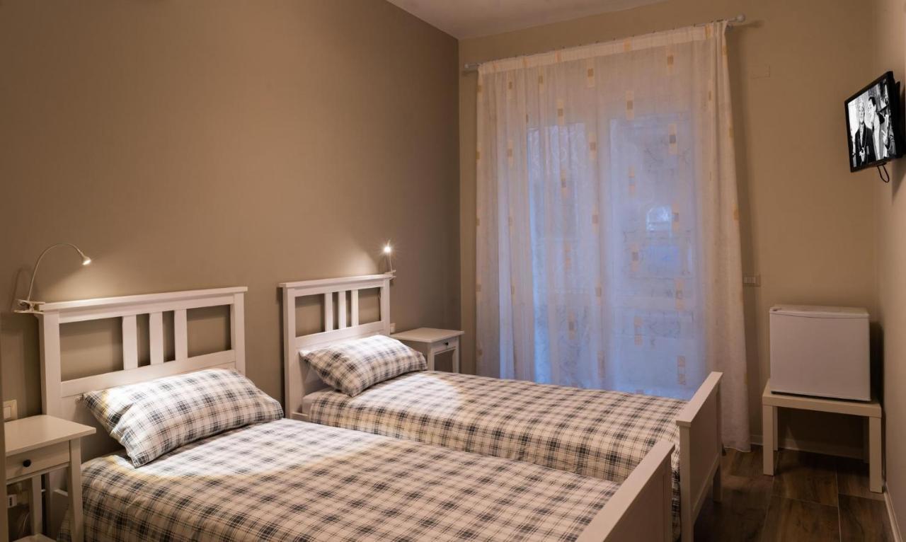 Twin Room Private Bathroom
