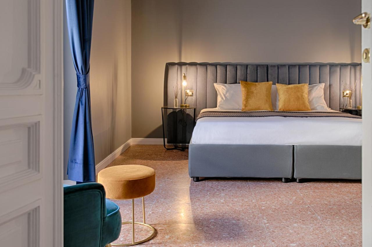 Deluxe Double or Twin Room City View