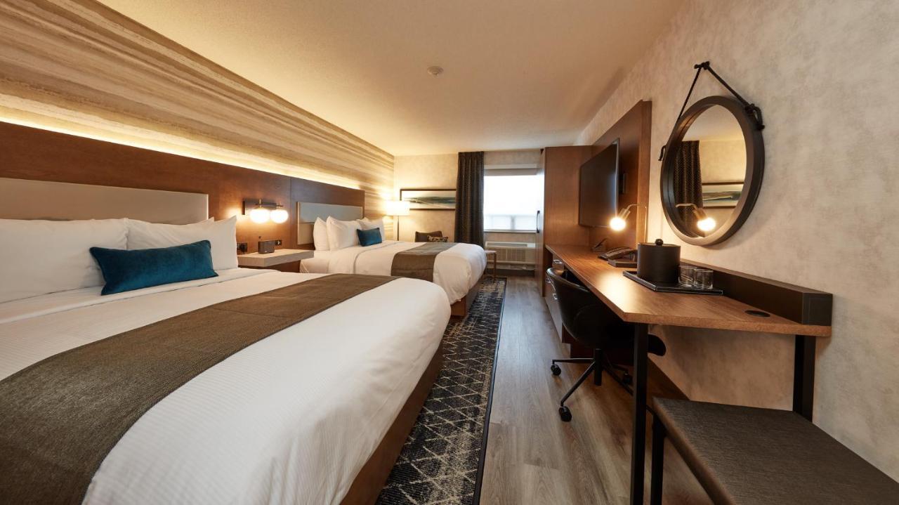 Room Two Queen Beds Fully Renovated 2021