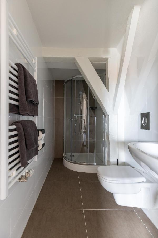 Double Room Private Bathroom
