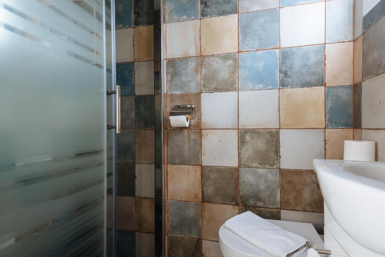 Double Room Private Bathroom