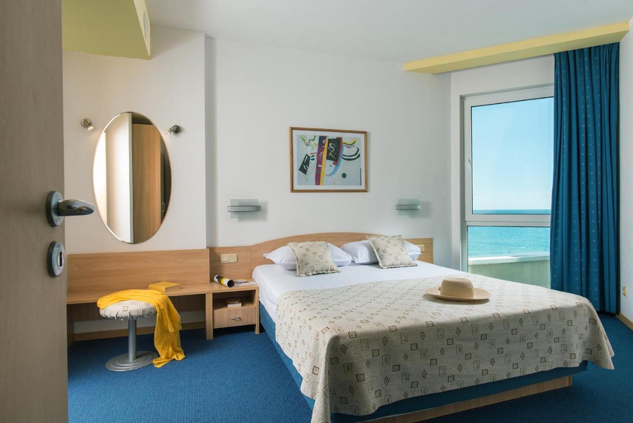 Deluxe Two-Bedroom Apartment Balcony