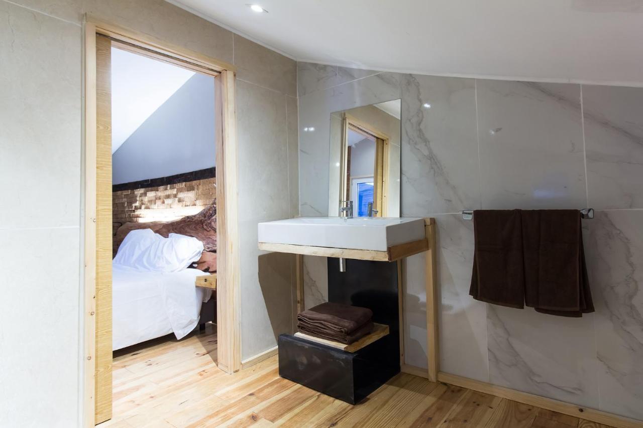 Double Room Private Bathroom