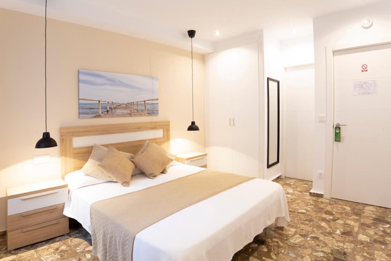 Deluxe Double Room Shower