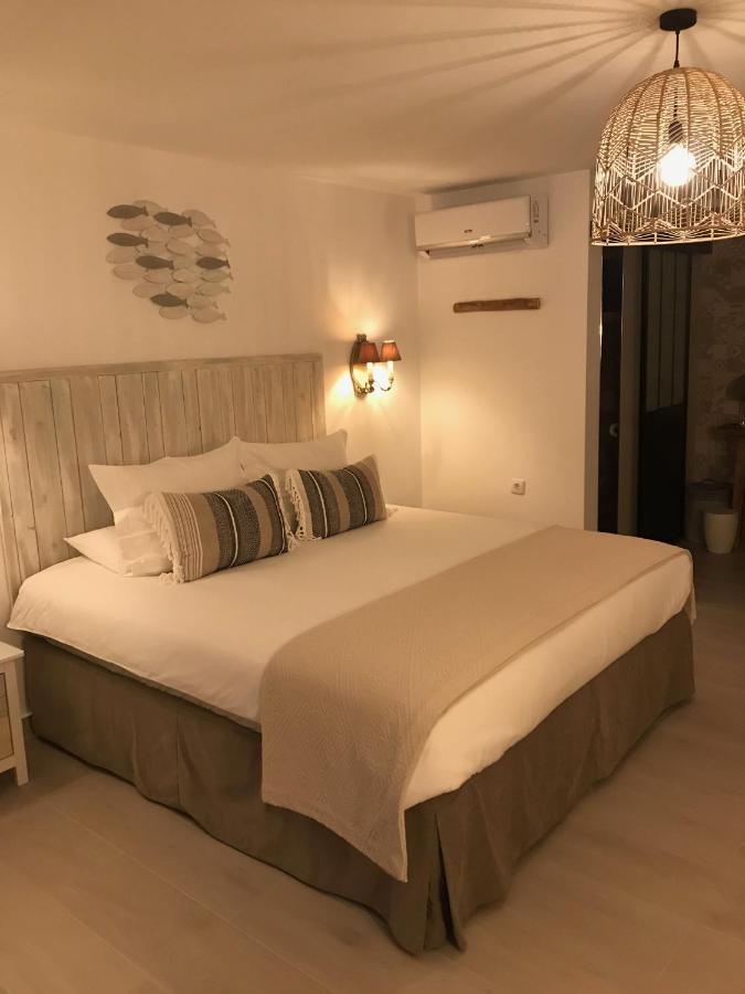 Double Room with Pool View,1045208581:JPEG