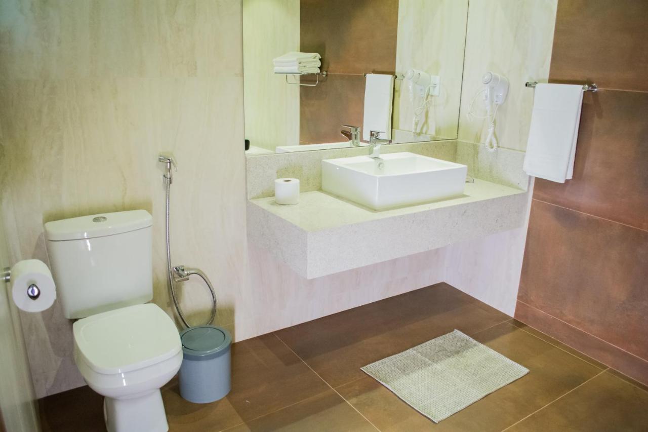 Deluxe Suite Spa Bath
