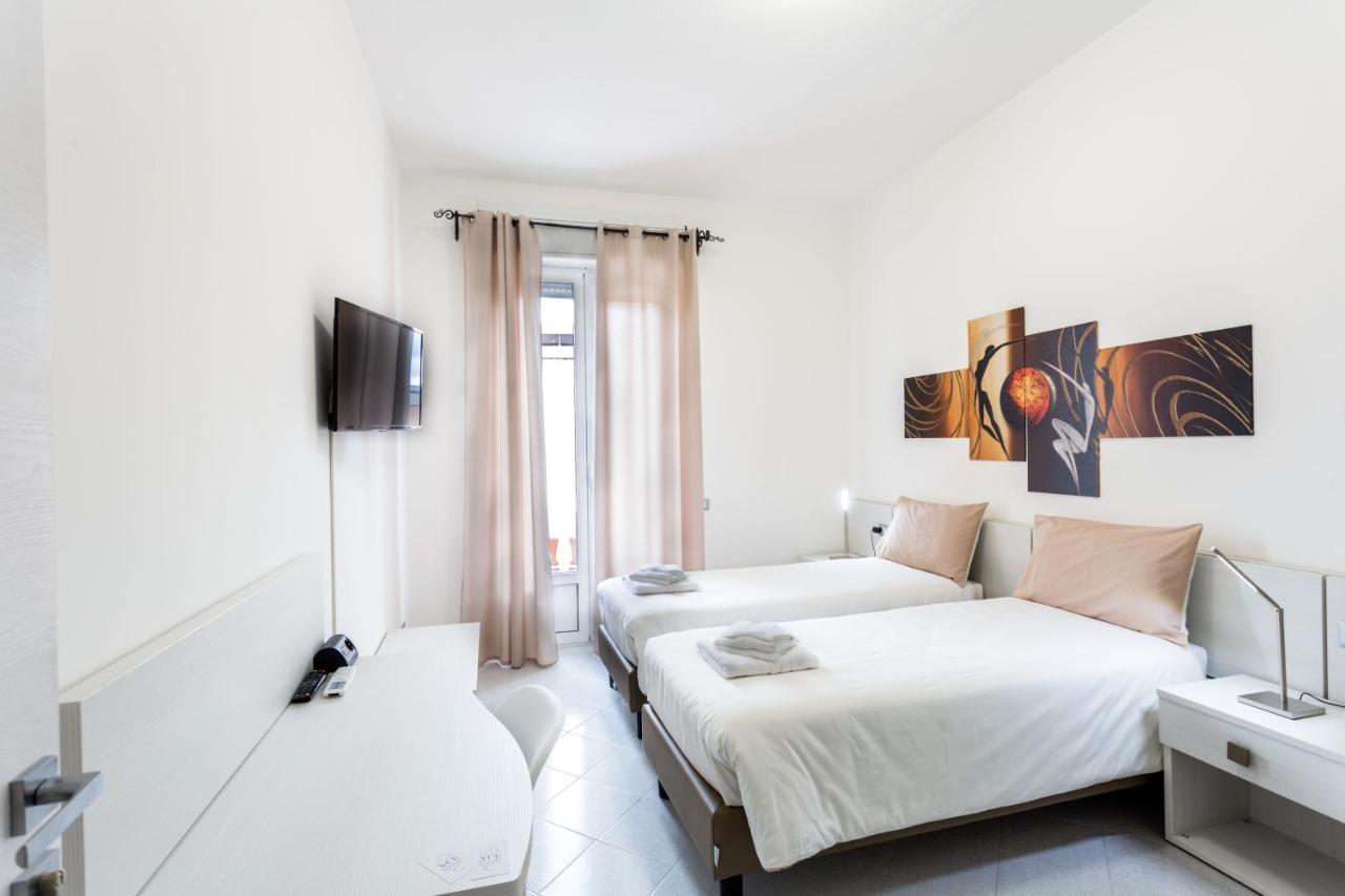 Double or Twin Room Private Bathroom
