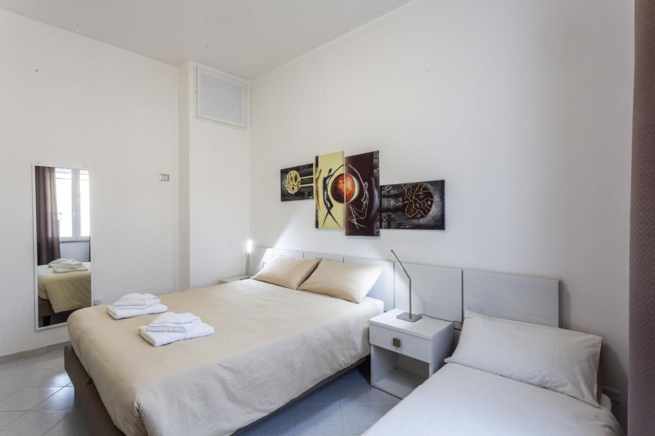 Double or Twin Room Private Bathroom