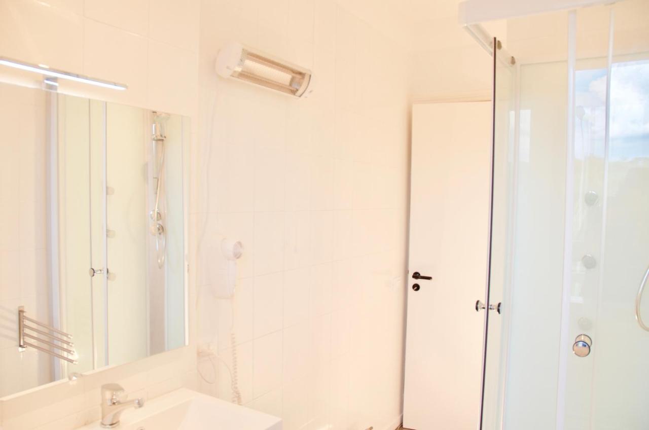 Family Room Private Bathroom