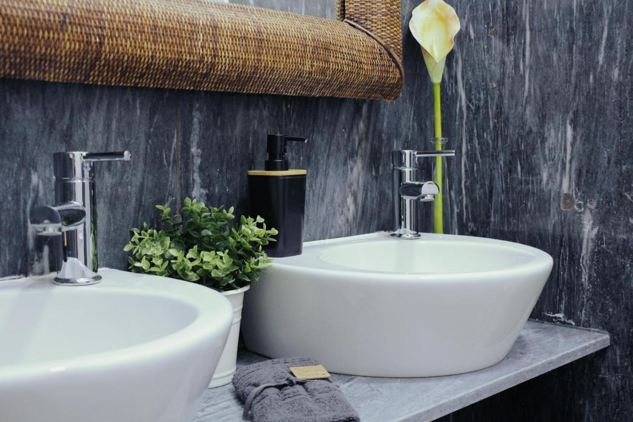Twin Room Private External Bathroom