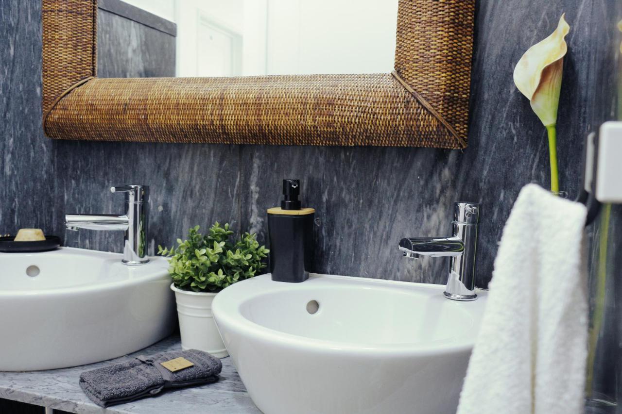 Twin Room Private External Bathroom