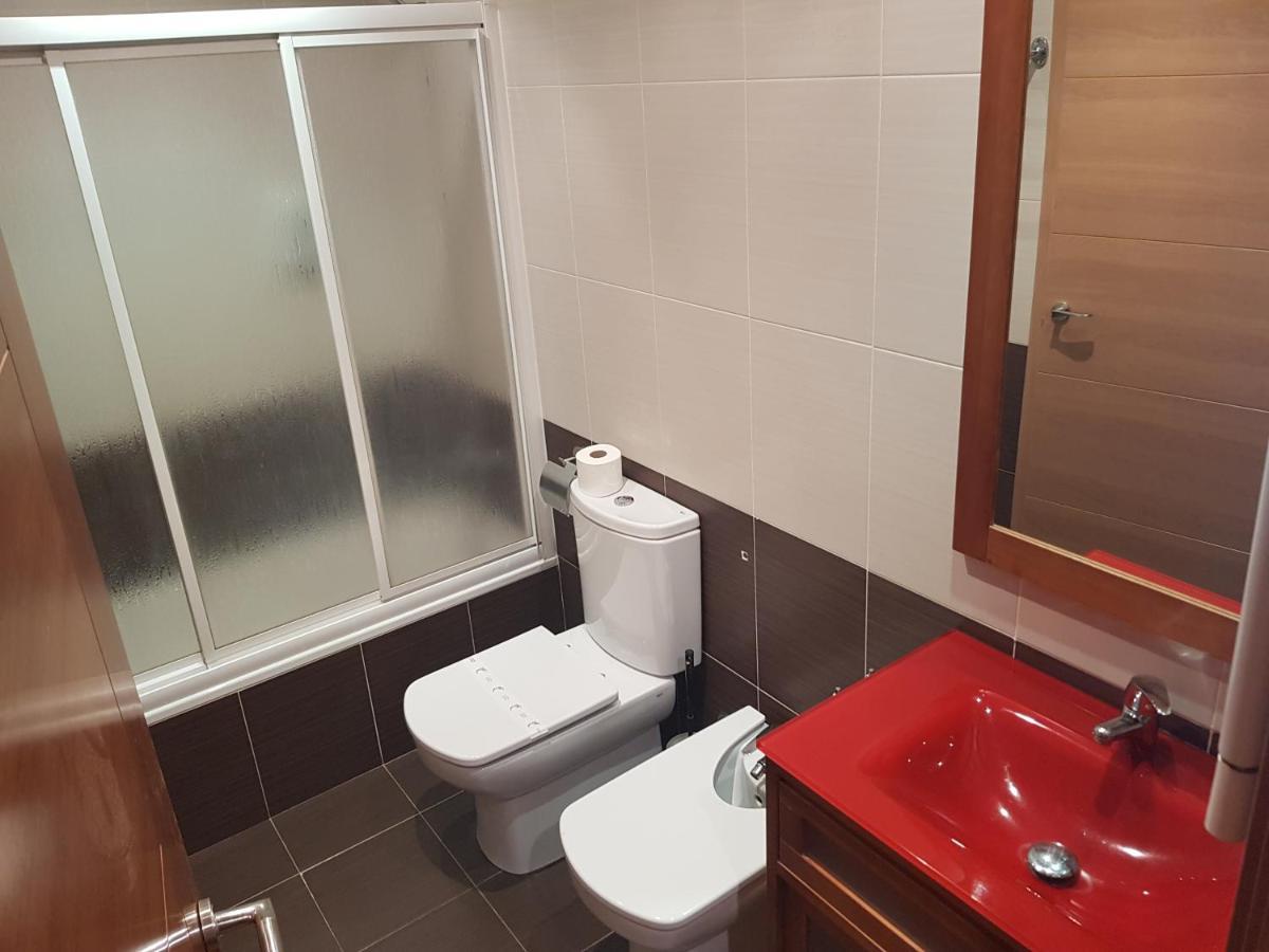 Family Room with Private Bathroom,1136828182:JPEG