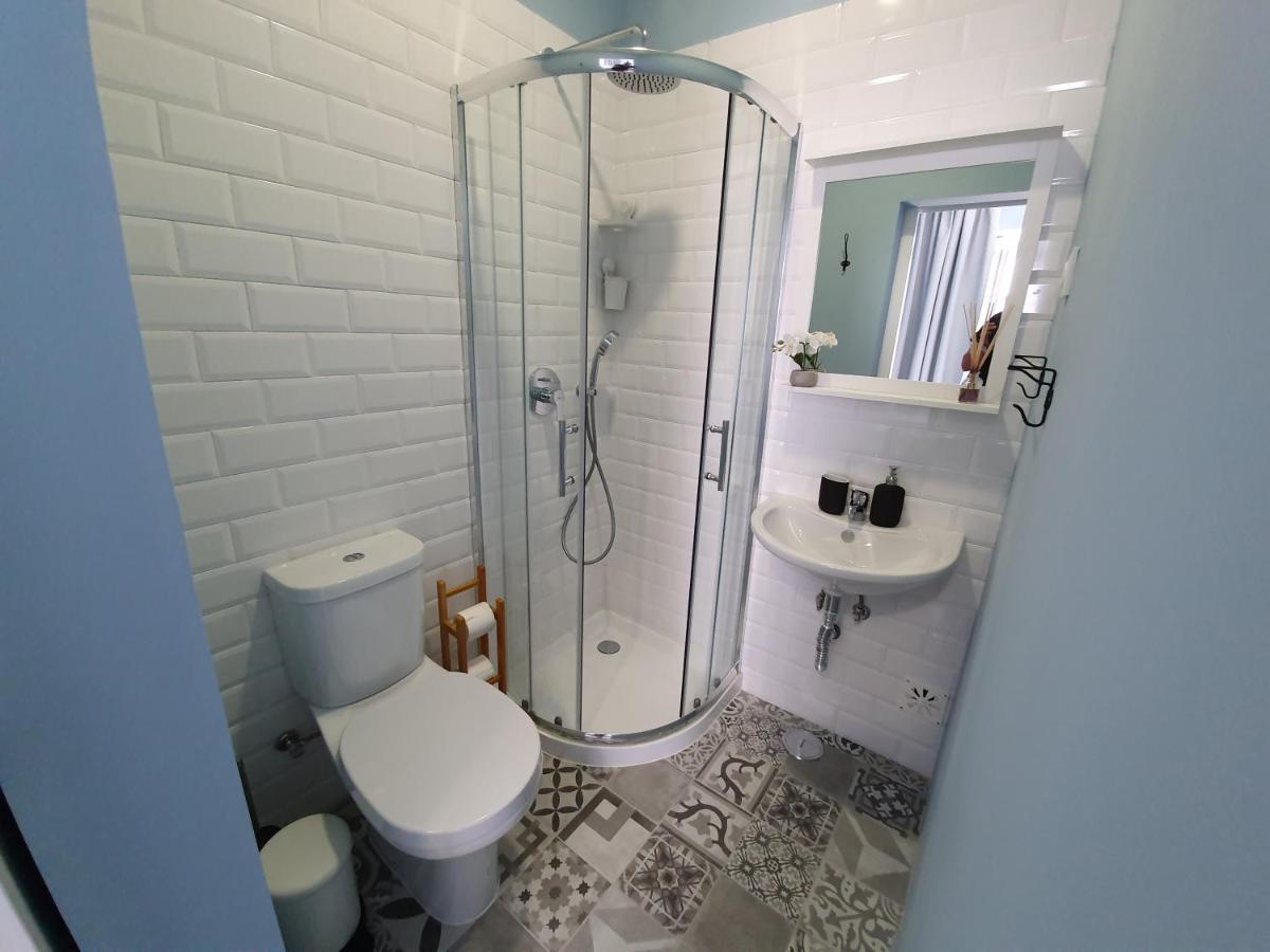 Quarto Individual com Casa de Banho Privativa