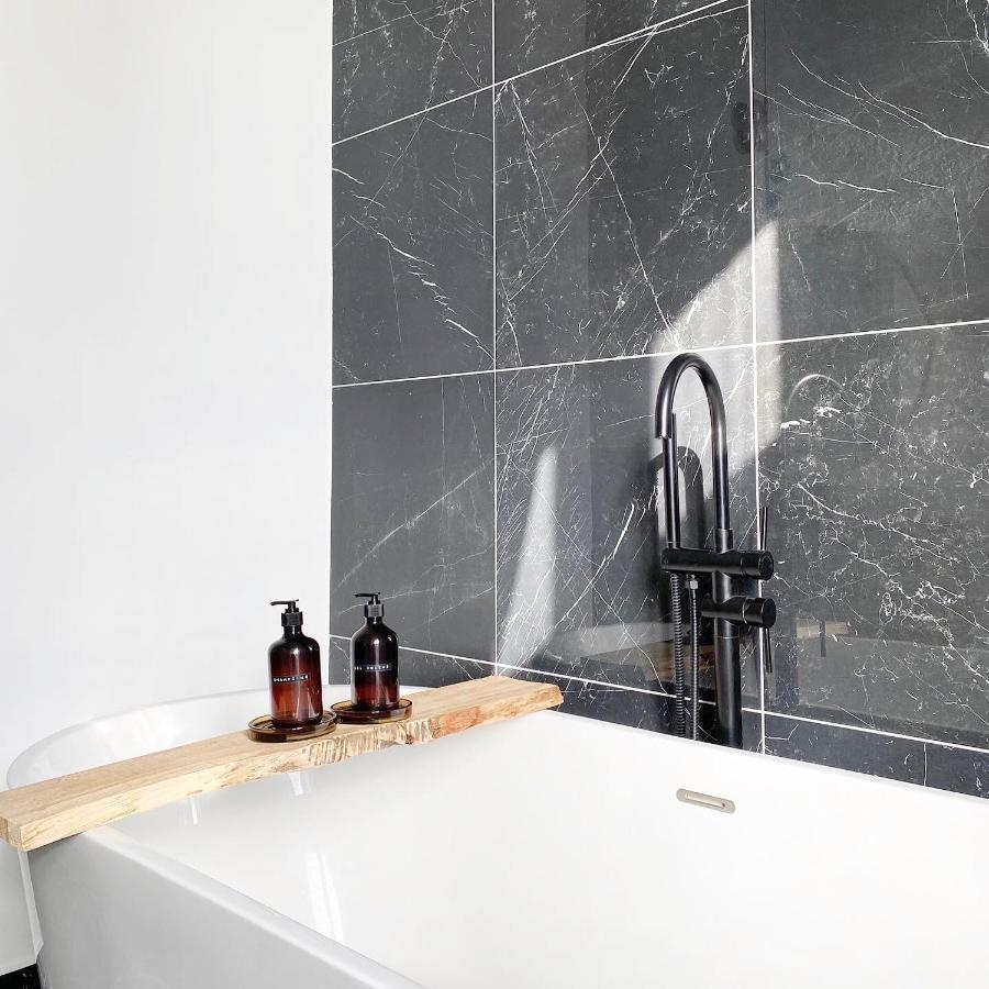 Deluxe Double Room Bath