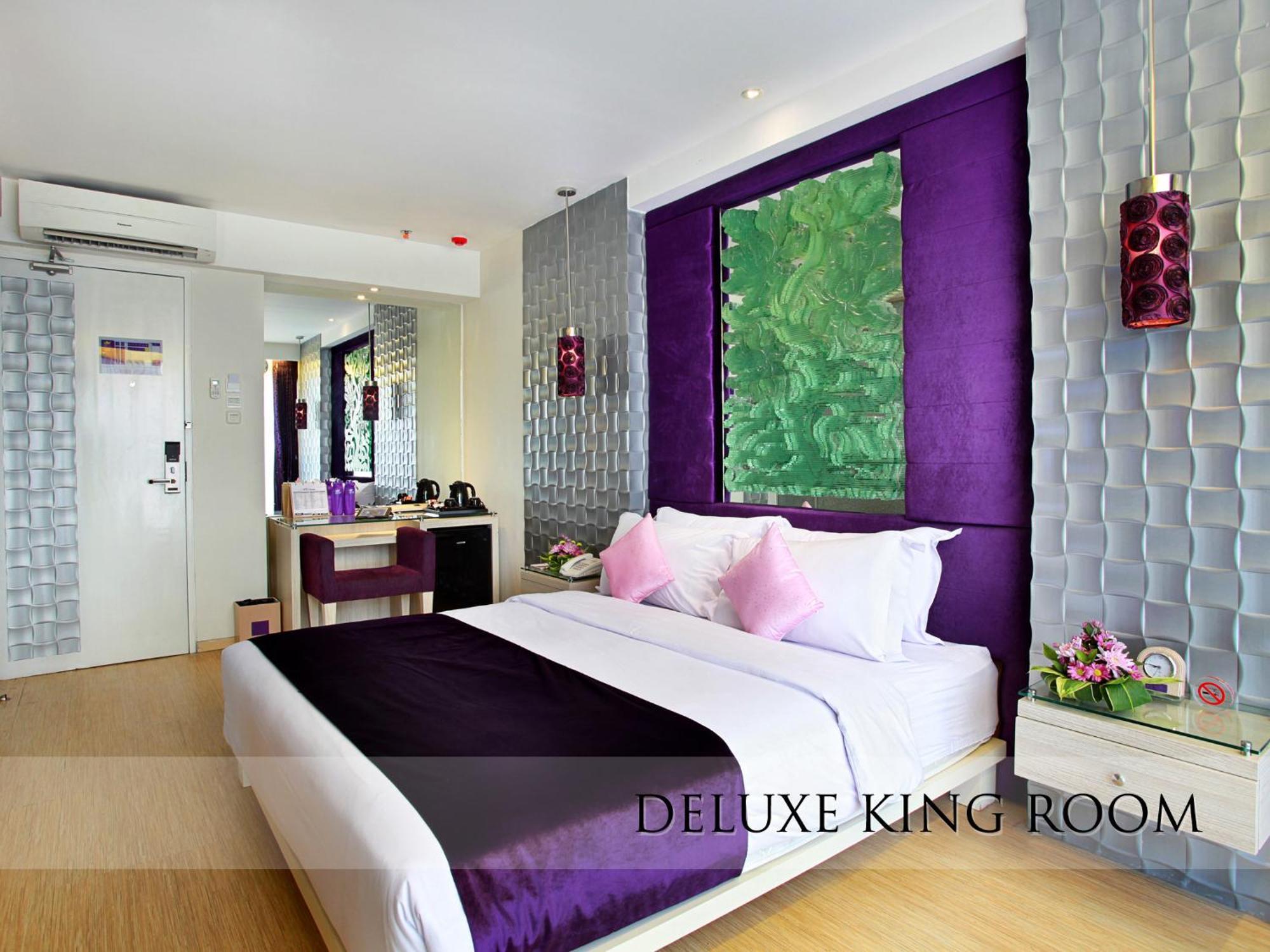 Deluxe Double Room Pool View