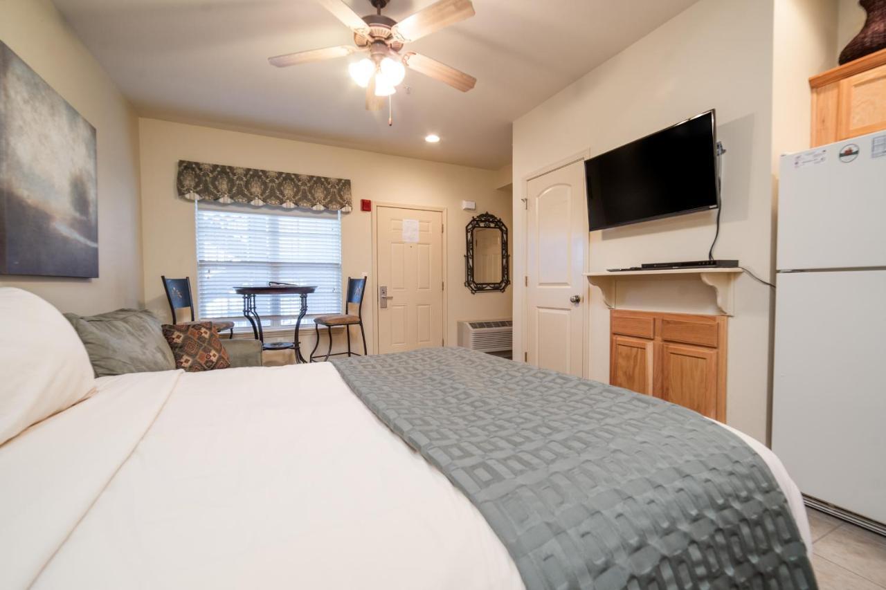 Queen Suite