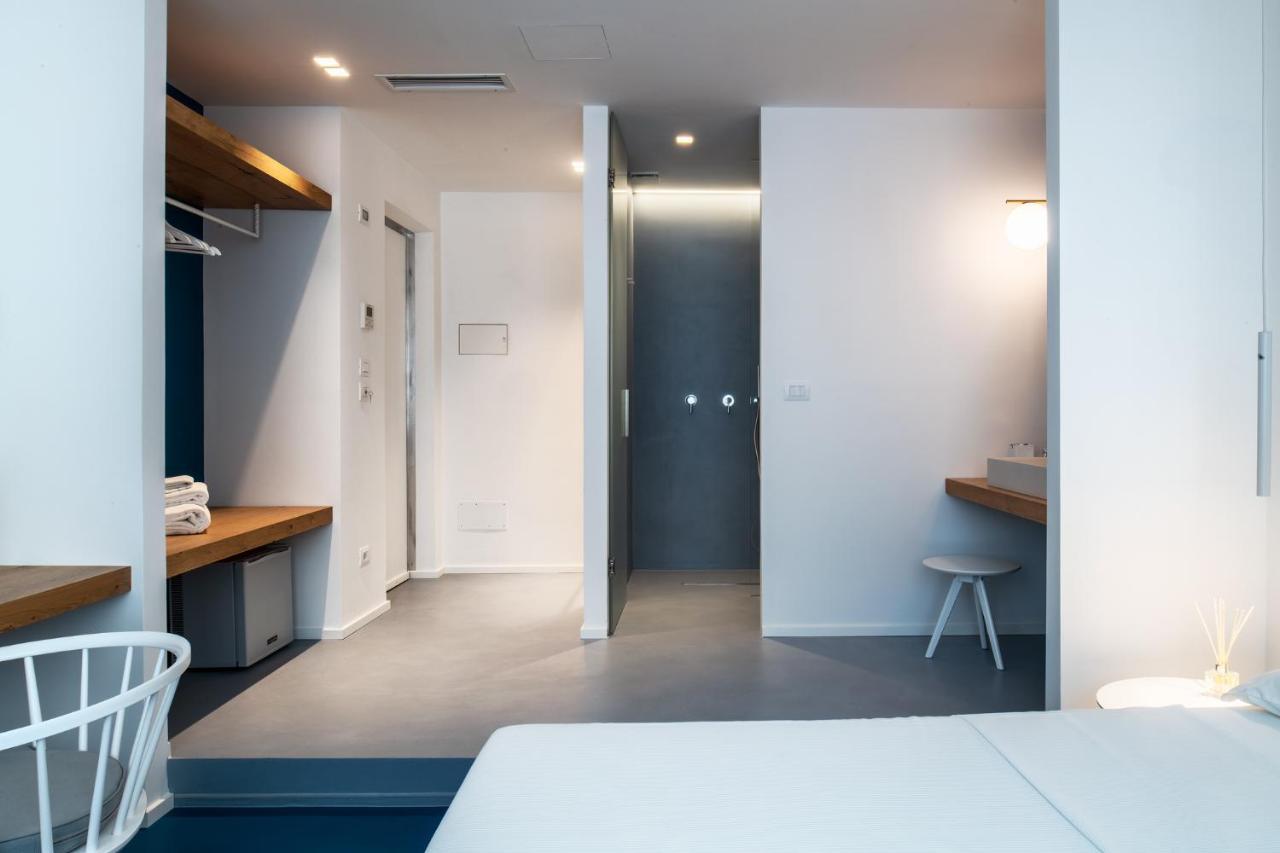 Deluxe Double Room Side Sea View