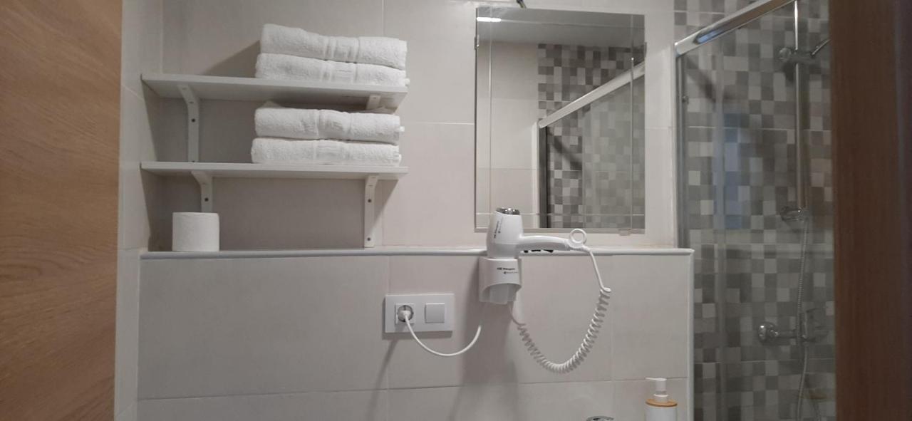 Quadruple Room Bathroom