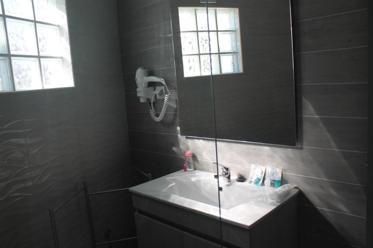 Double Room Private External Bathroom