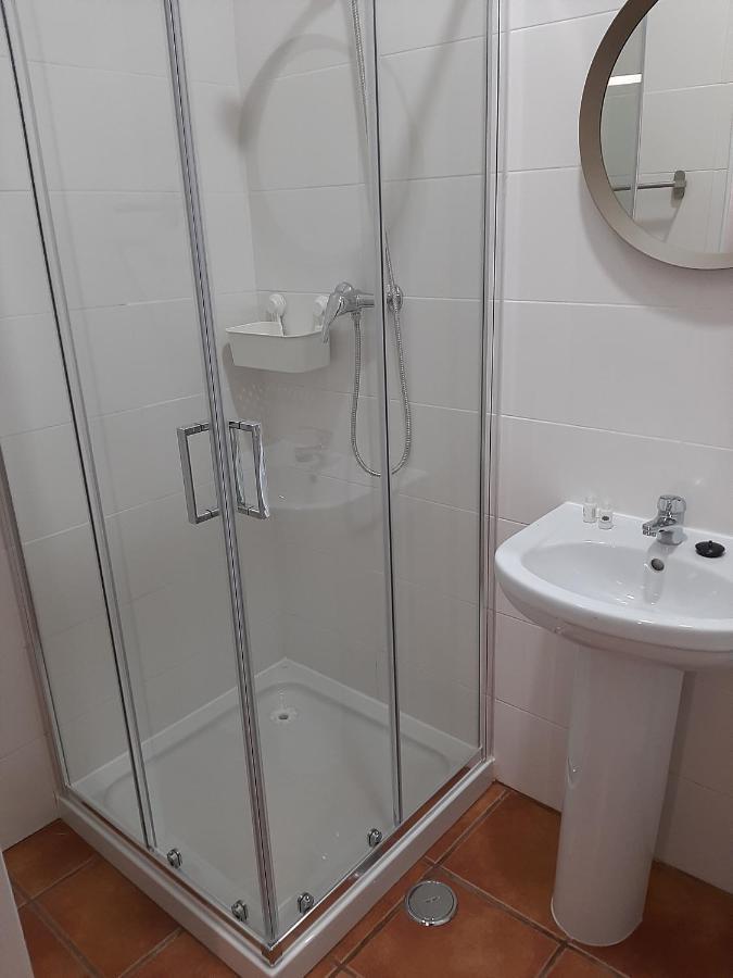 Double or Twin Room Private Bathroom