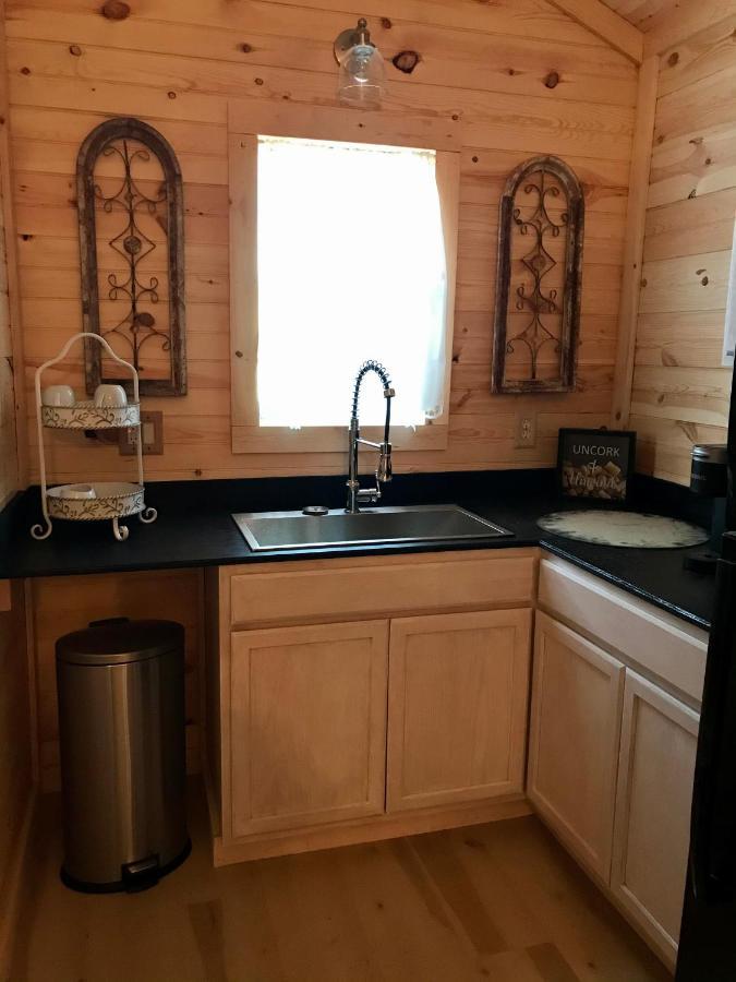 Suite with Hot Tub,1077865042:JPEG