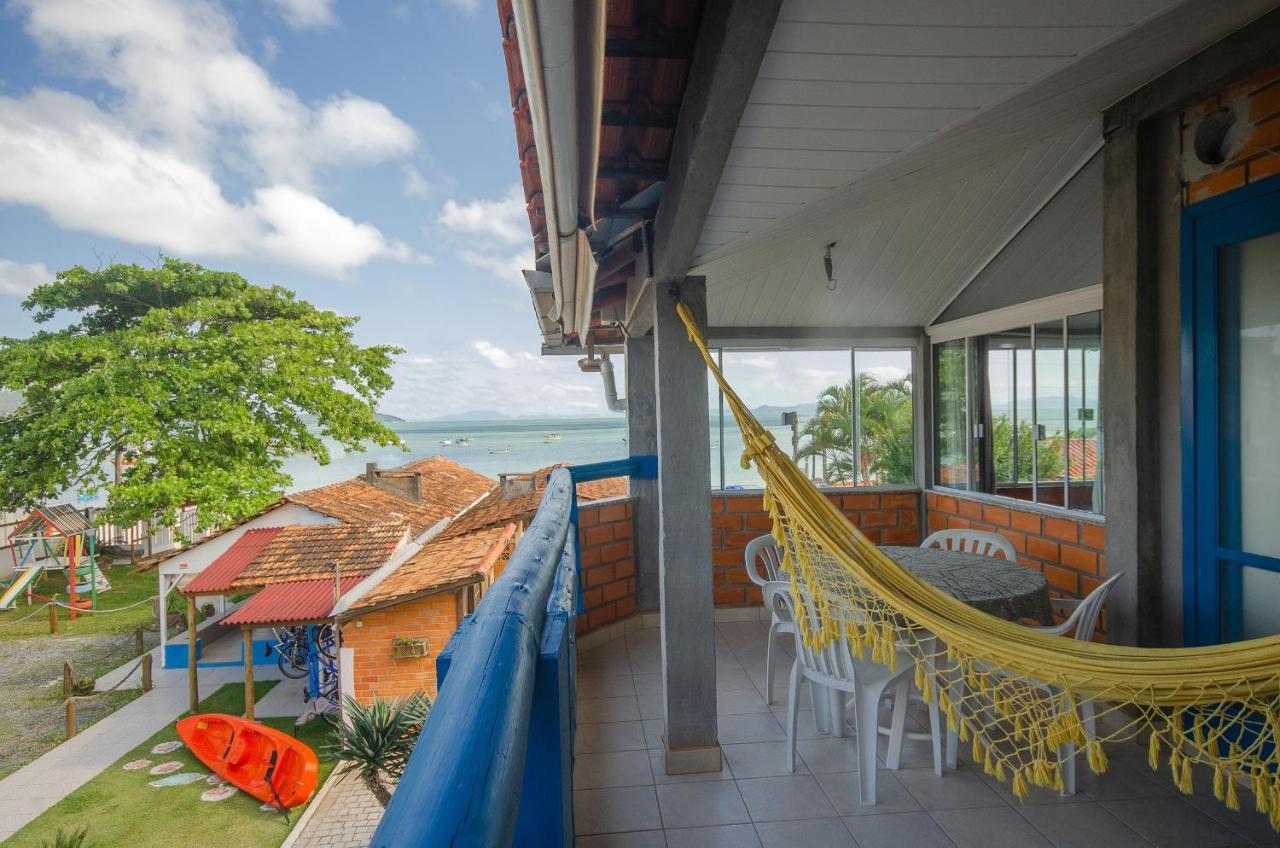 One-Bedroom Apartment Sea View