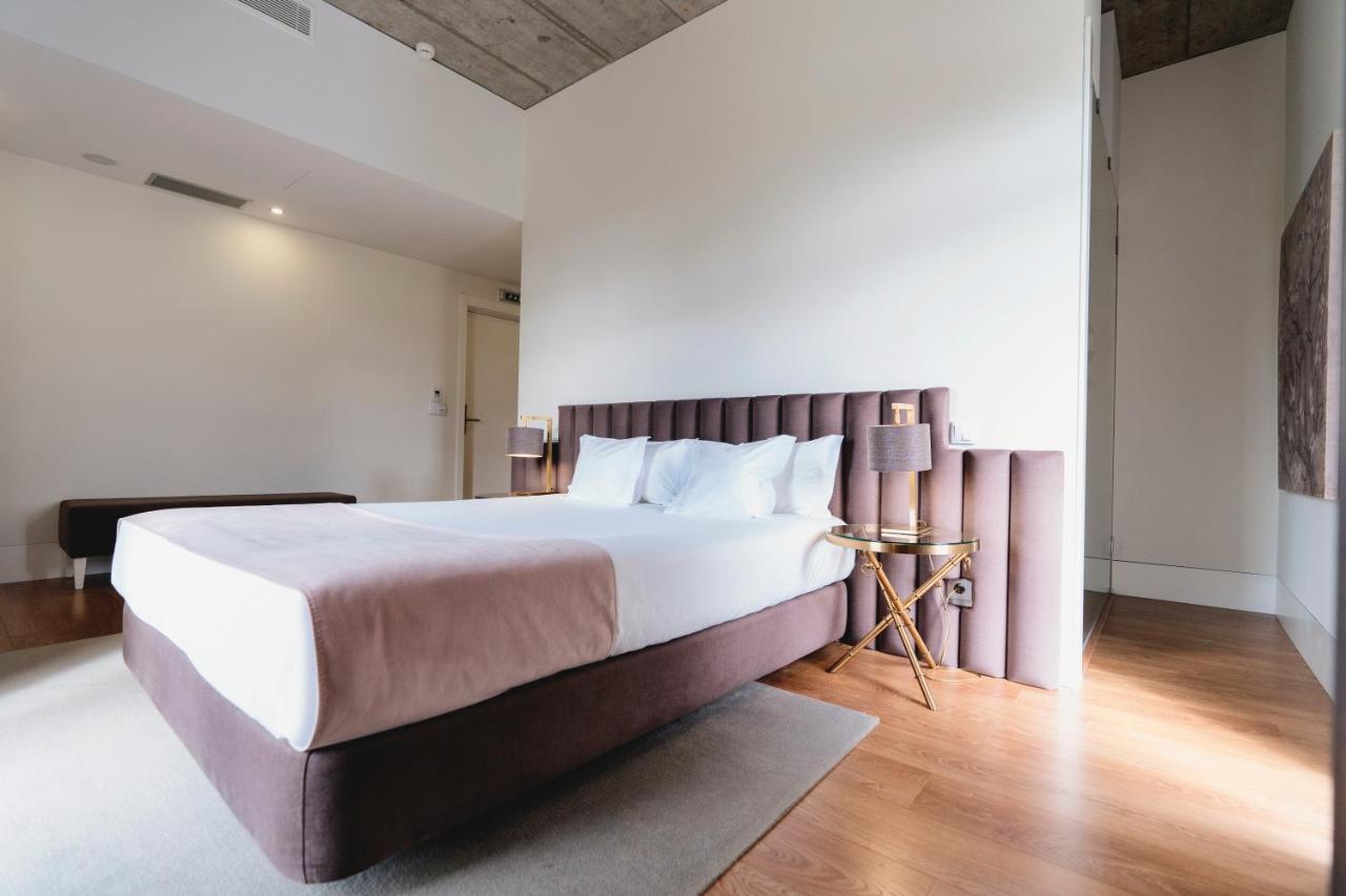 Deluxe Double Room Shower