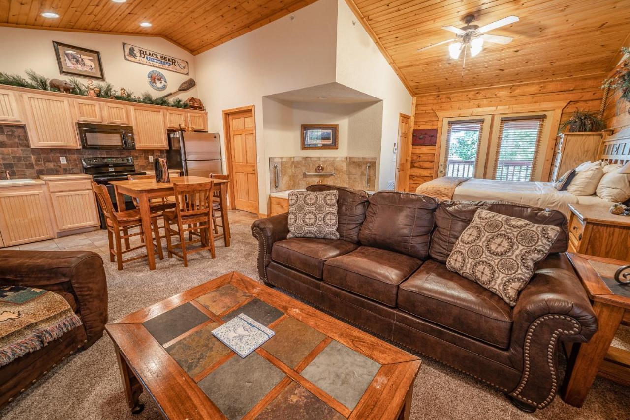 One-Bedroom Cabin