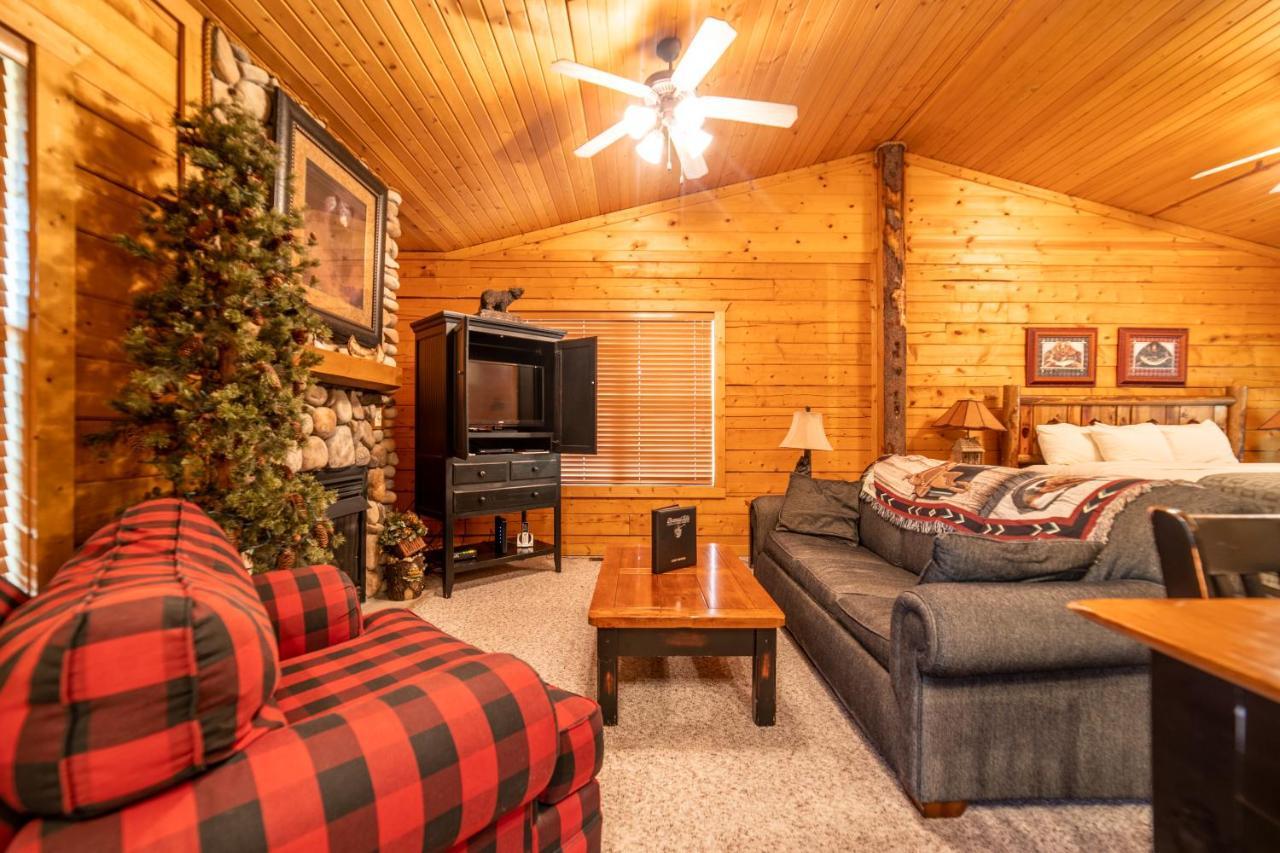 One-Bedroom Cabin